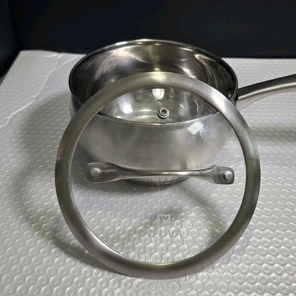 Nueva XX Brand 1.5 Quart Stainless Steel Pan With Glass Lid